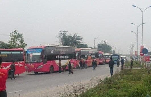 Chiều mai, Bộ Giao thông Vận tải sẽ đối thoại với các nhà xe về vấn đề phân tuyến tại Hà Nội. (Thời sự đêm 28/02/2017)